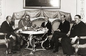 1934년 바르투(오른쪽)와 폴란드 원수 유제프 피우수트스키