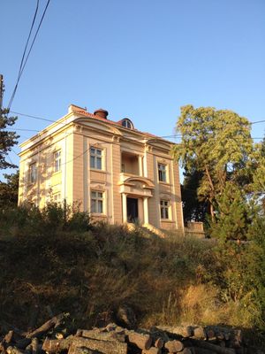 벨린그라드에 있는 빌라 "라이나"