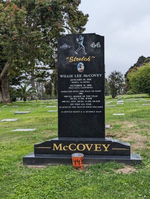 윌리 맥코비의 묘