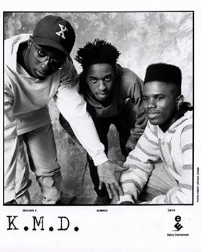 1991년 둠릴이 KMD 멤버인 DJ 서브록 및 오닉스 더 버스톤 키드와 함께 제브 러브 X(왼쪽)로 활동하는 모습