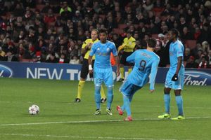 2013년 마르세유의 킥오프를 하는 지냐크