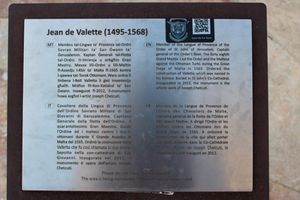 장 드 발레트 광장에 대한 설명