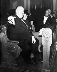 《나는 고백한다》(1953년) 촬영 당시의 히치콕。