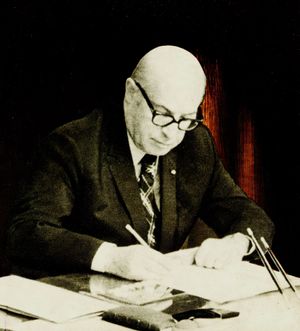 이란 상원 의장으로서의 샤리프 에마미