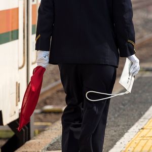 메이쇼선에서 통권을 운반하기 위한 전용 가방. 마츠사카←→이에키라고 적혀있다.