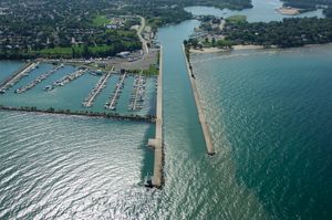 세인트캐서린스, 온타리오주 마틴데일 로드 옆에 위치한 마틴데일 연못