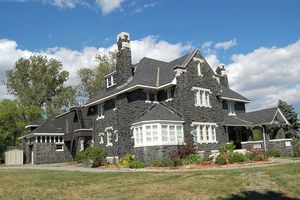 서드베리 미술관은 1967년에 설립되었으며, 서드베리에 위치한 두 개의 미술관 중 하나이다.