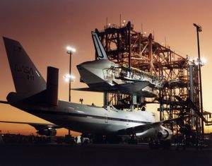 우주왕복선 수송기