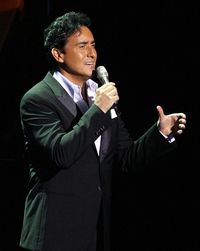 2012년 공연 중인 카를로스 마린