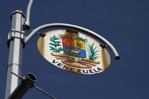 1945년 6번가는 공식적으로 "아메리카 대로"로 개명되었지만, 뉴요커들은 여전히 "6번가"라고 부른다.