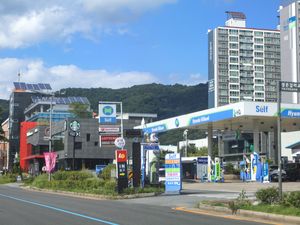 스타벅스 대전IC DT점과 현대오일뱅크 대원셀프주유소 (2024년 7월)