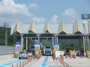 동산 요금소의 하이패스 전용 차로, 서울양양고속도로