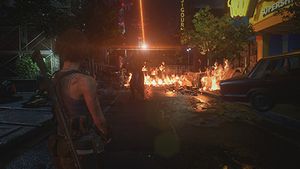 질 발렌타인을 조작하여 어깨 너머 시점으로 네메시스와 대치하는 모습