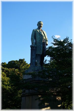 야스쿠니 신사에 있는 시나가와의 청동상