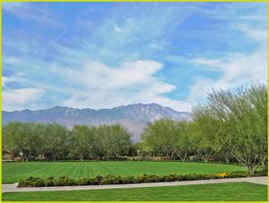 샌 재신토 산맥 (선랜즈에서 바라본 모습)