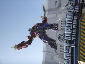 옵티머스 프라임의 동상, 유니버설 스튜디오 플로리다