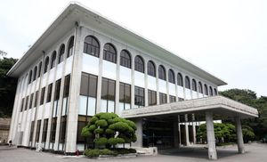 2018년 8월 대한민국 정부가 남북 이산가족 상봉 보도 지원센터를 설치하여 전쟁으로 흩어진 북한 및 남한 시민들의 재회를 지원했다.