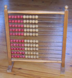 주판은 추상적인 개념을 배우기 위한 구체적인 경험을 제공한다.