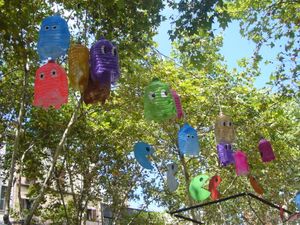 바르셀로나 거리 장식으로 사용된 팩맨 캐릭터들