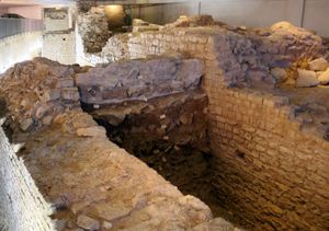 카오르 - 로마 원형 극장