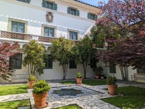 스크립스 칼리지 기숙사의 안뜰, 클레어몬트 칼리지의 여자 대학