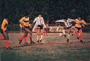 키토에서 에콰도르와 경기하는 아르헨티나