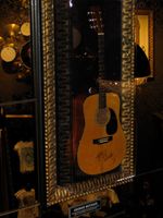 애용했던 어쿠스틱 기타 (2012년)