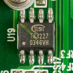 DVB-T 셋톱 박스에 사용되는 27MHz VCXO 클럭 발생기 IC (TLSI T73227)