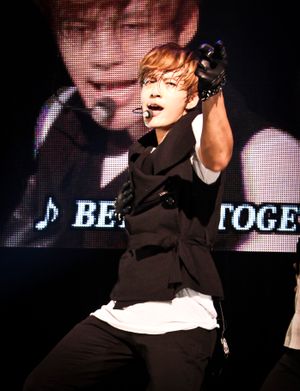 세븐은 2003년 YG 엔터테인먼트에서 데뷔했다.