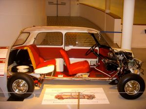 1959년 미니는 가로 배치 엔진을 장착했다.