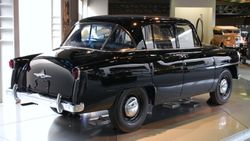 토요타 크라운 후측면