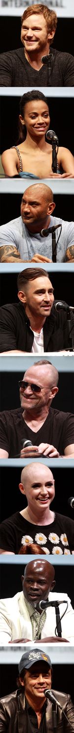 2013년 샌디에이고 코믹콘 인터내셔널 행사에서의 출연진 (위에서부터 아래로 프랫, 샐다나, 바티스타, 페이스, 루커, 길런, 혼수, 델 토로)