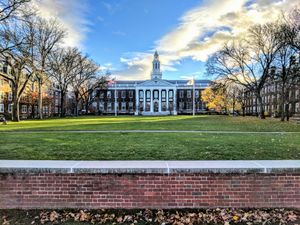 베이커 도서관/블룸버그 센터