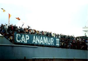 1986년 여름, 구조선 Cap Anamur II에 승선한 베트남 난민들이 함부르크에 도착