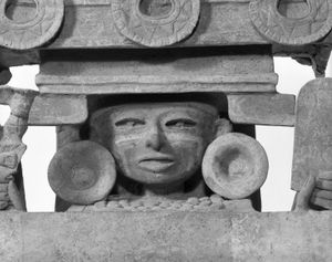 테오티우아칸 양식의 Incensario Lid, 서기 400–700년, 브루클린 박물관