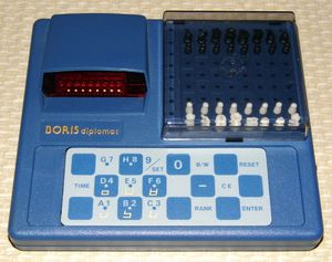 보리스 디플로맷(Boris Diplomat, 1979), 초창기 휴대용 전용 체스 컴퓨터