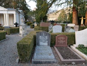 레옹 발라스와 그의 딸 마리 알린(1869-1942)의 묘, 스위스 클라렌스 묘지.