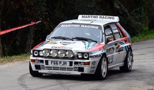 Group A 란치아 델타 HF 인테그랄레. 란치아는 6번의 연속 우승을 포함하여 10번의 제조사 챔피언십 타이틀을 획득하여 다른 어떤 브랜드보다도 많은 기록을 가지고 있다.