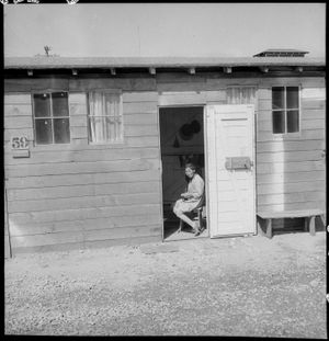 탄포란 조립 센터의 마구간을 개조한 병영 주택 (1942년 6월 16일)