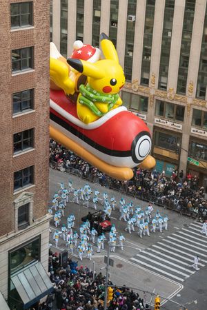 메이시스 백화점 추수감사절 퍼레이드에 등장한 피카츄 풍선