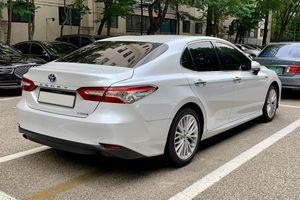 토요타 캠리(10세대) 후측면