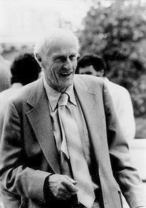 정규 표현식 개념을 도입한 스티븐 클레이니