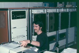 벵가지에서 1978년의 Raytheon RDS 500 지진 처리 시스템