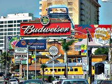 로스앤젤레스 선셋 대로의 간판