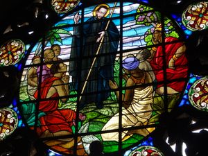 산 페드로 클라베르 성당. 페드로 클라베르는 노예가 된 아프리카인들을 돕고 그들에게 개인적인 존엄성을 부여하는 데 평생을 바친 스페인 출신 예수회 신부였다. 그는 노예, 선원, 콜롬비아 공화국, 그리고 아프리카 선교의 수호 성인이 되었다.