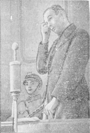 재판을 받는 아몬 괴트