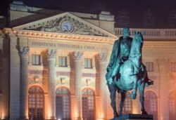 중앙 대학교 도서관, 풍부한 바로크 부흥 건축 양식의 건물에 위치해 있다.