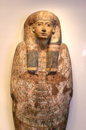 이스라엘 박물관에 소장된 정교한 나무 장례용 관