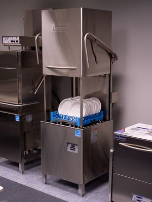 Jackson WWS의 상업용 도어 타입 식기세척기