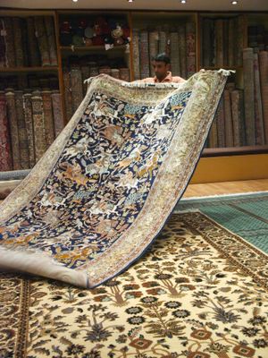 인도 자이푸르의 융단 상인